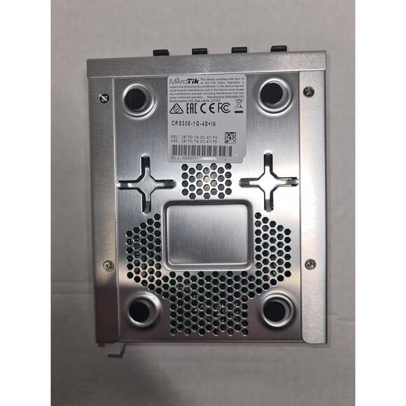 MikroTik CRS305-1G-4S+in Network Switch Managed Gigabit Ethernet (10/100/1000) - Picture 5 of 5
